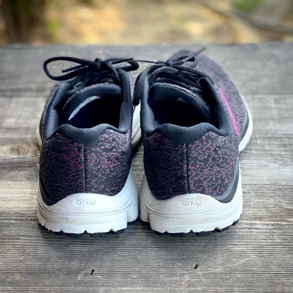 Women’s Brooks Revel 4 Sneakers size 9.5 Medium - Picture 4 of 7